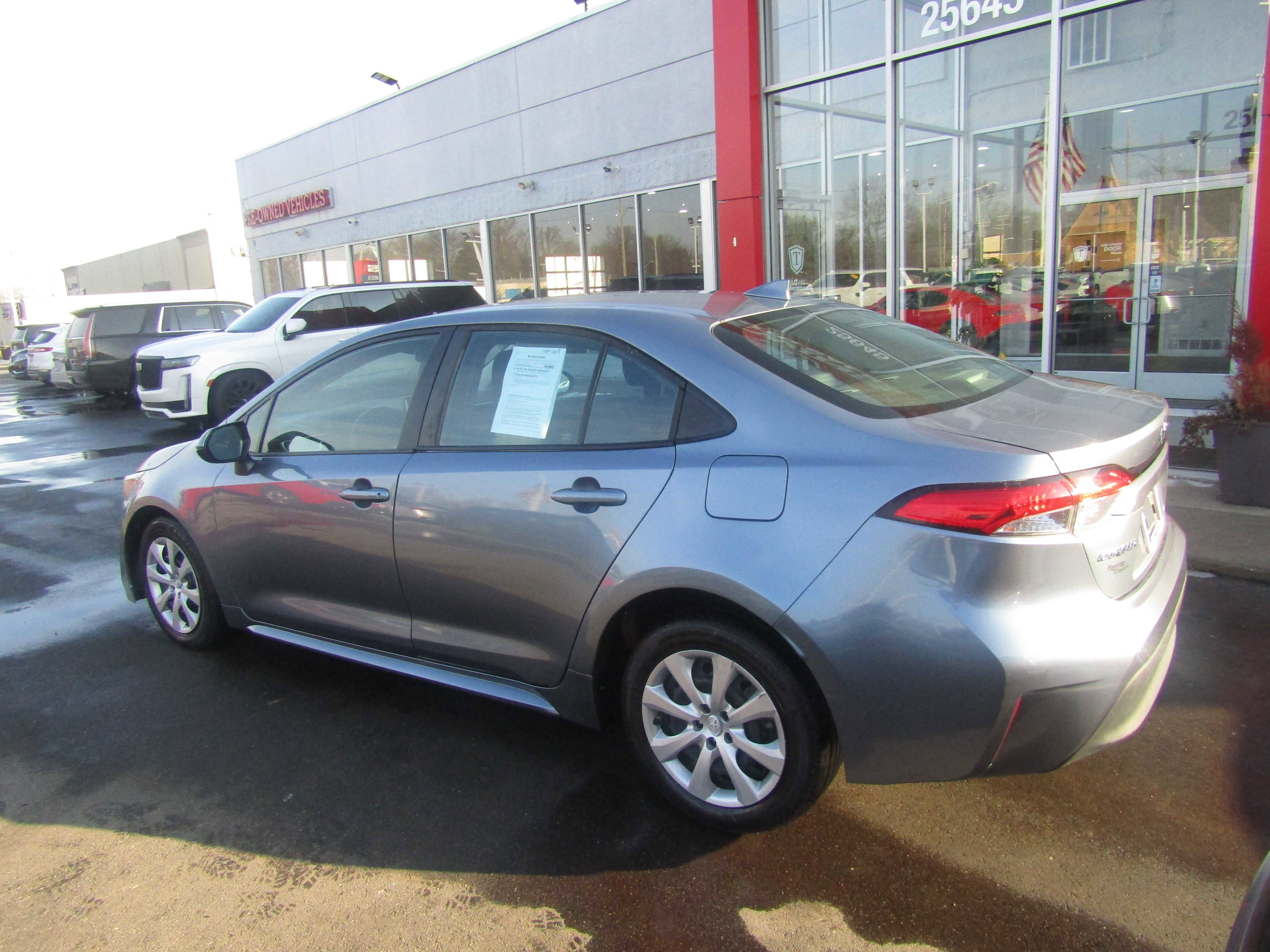 Used 2023 Toyota Corolla LE FWD image 7
