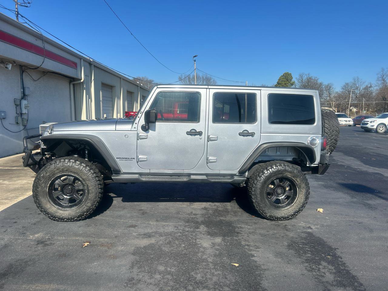 Used 2013 Jeep Wrangler Unlimited Sahara w/ Dual Top Group image 7