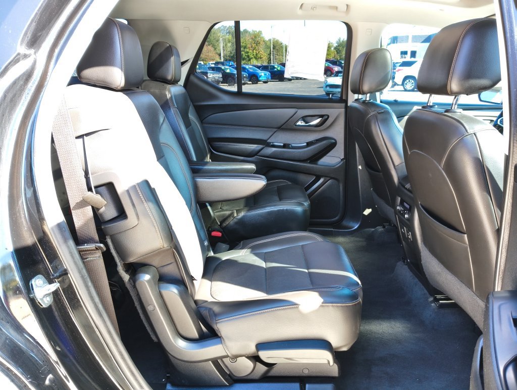 Used 2021 Chevrolet Traverse Premier w/ Redline Edition AWD/4WD image 12