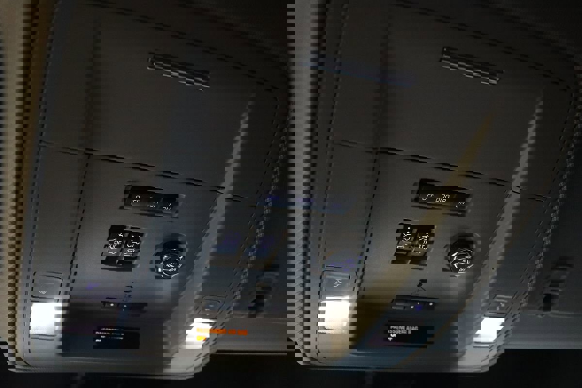 Used 2015 GMC Yukon SLT w/ HD Trailering Package image 49