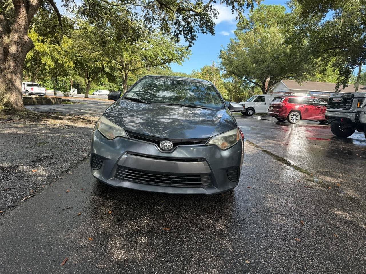 Used 2015 Toyota Corolla LE FWD image 2