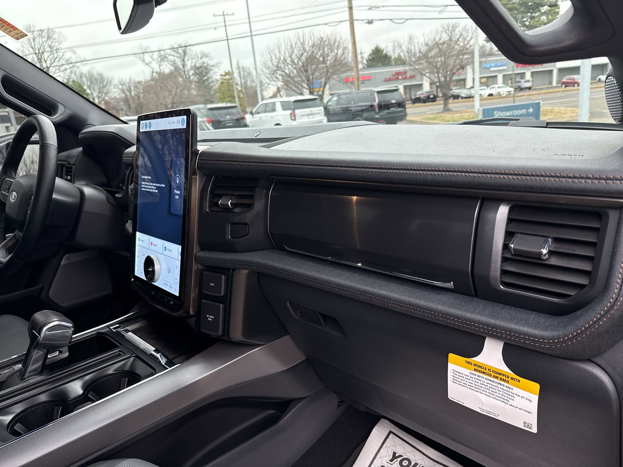 Used 2023 Ford F150 Lightning Lariat image 29