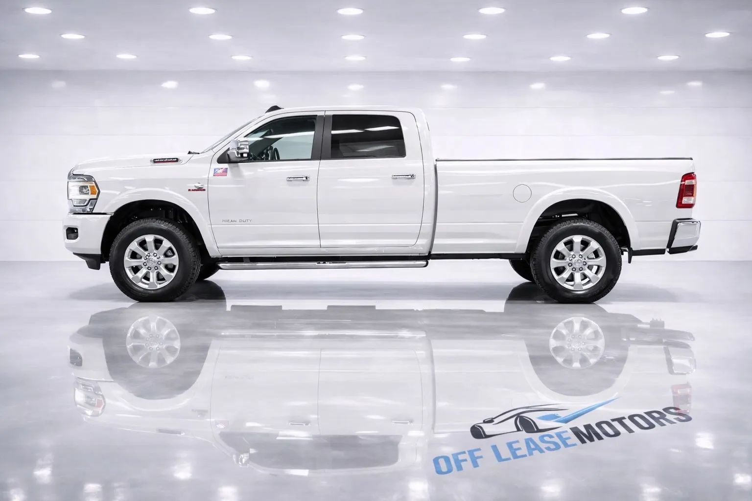 Used 2022 RAM 2500 Laramie AWD/4WD image 2