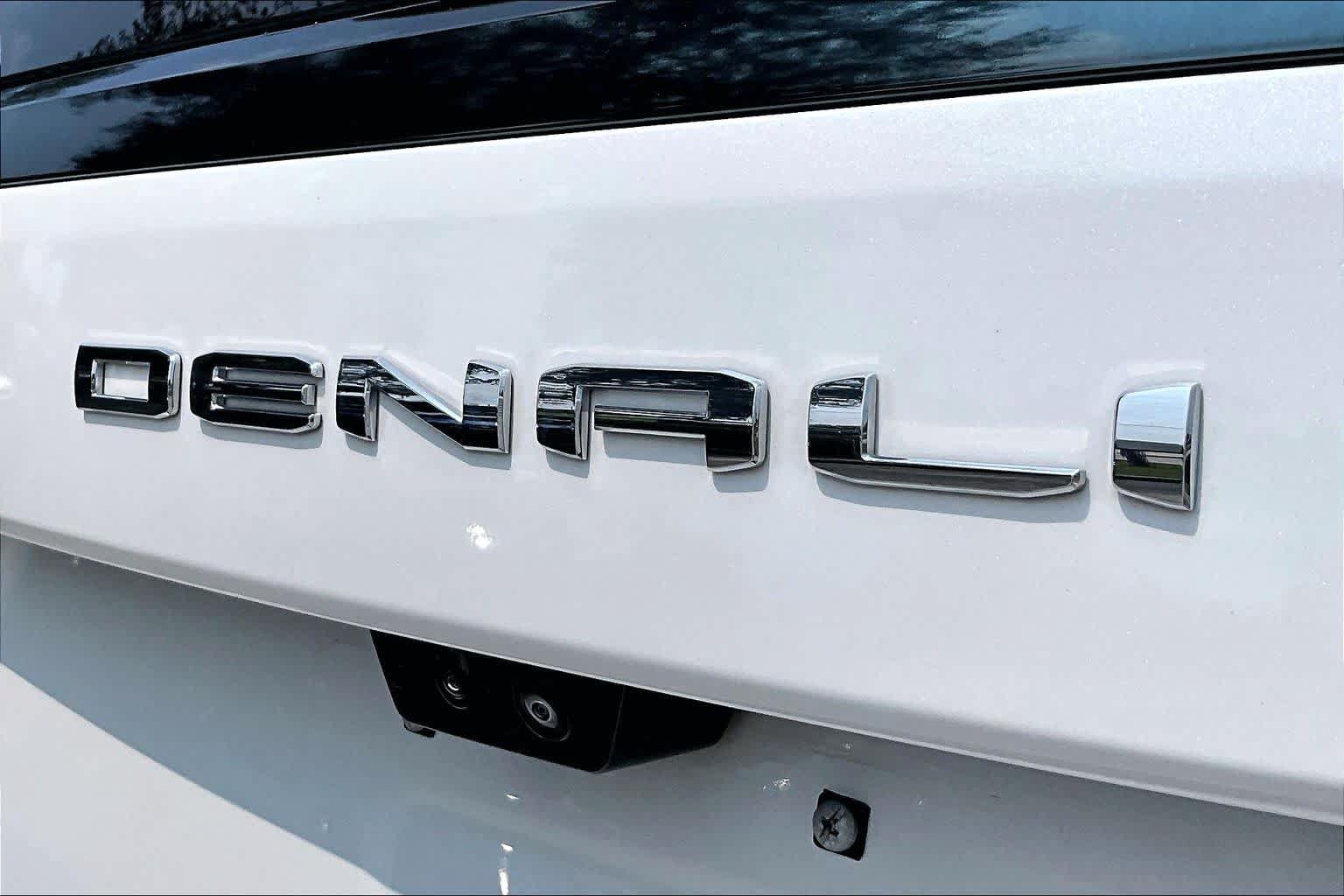 Used 2025 GMC Yukon XL Denali Ultimate AWD/4WD image 31