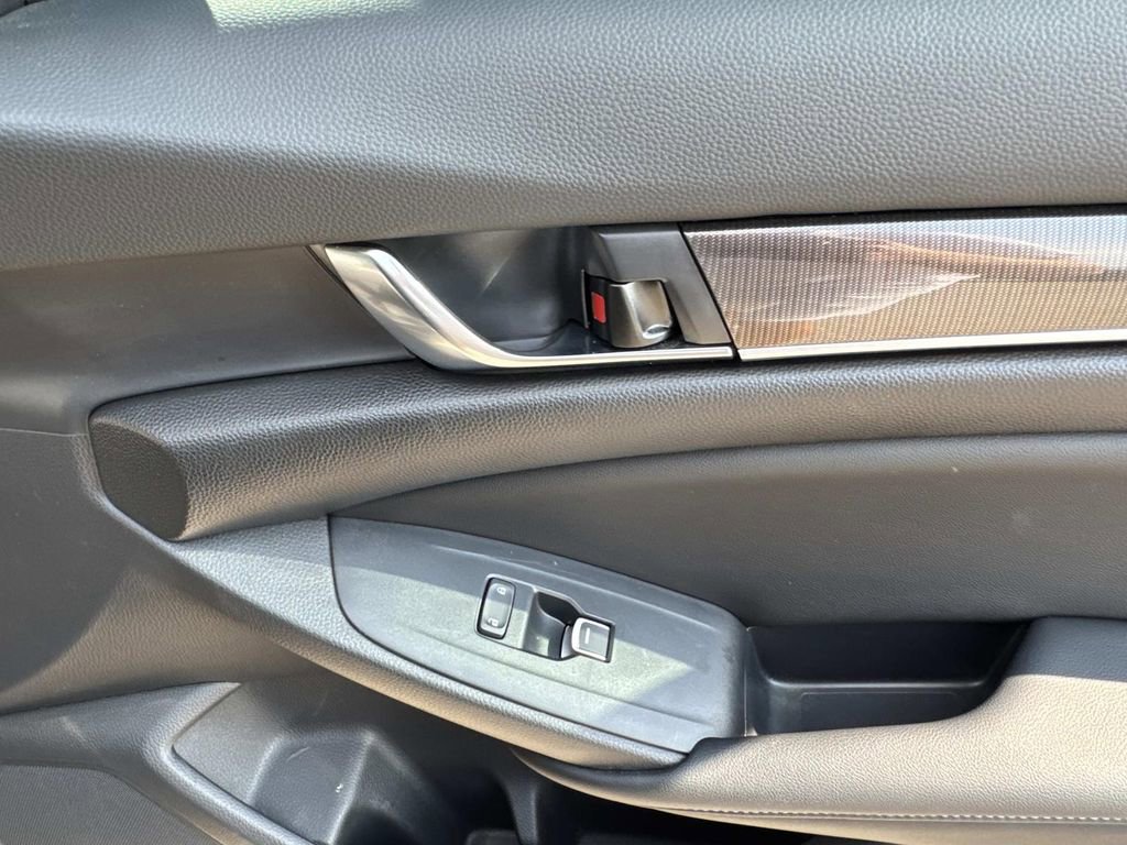 Used 2022 Honda Accord Sport image 15