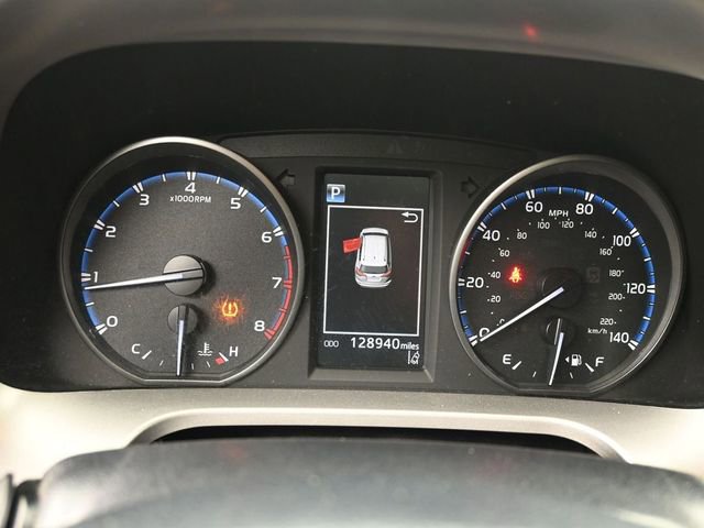 Used 2017 Toyota RAV4 LE image 9