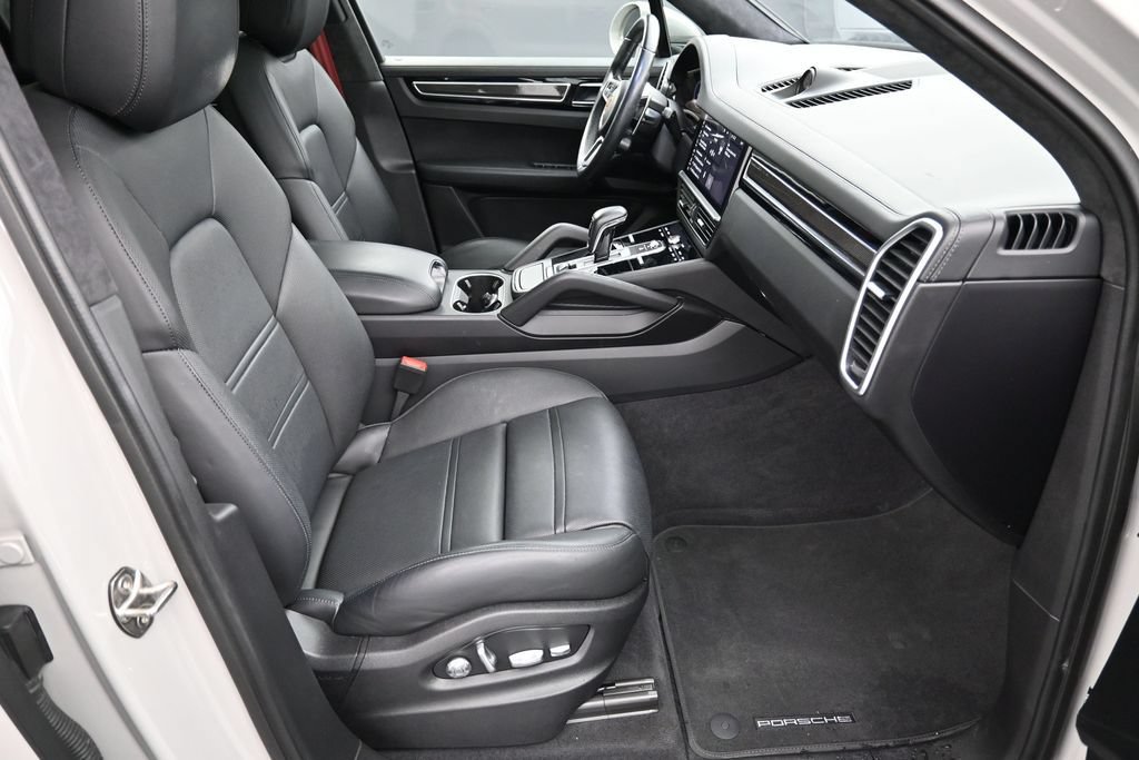 Certified 2021 Porsche Cayenne GTS AWD/4WD image 26