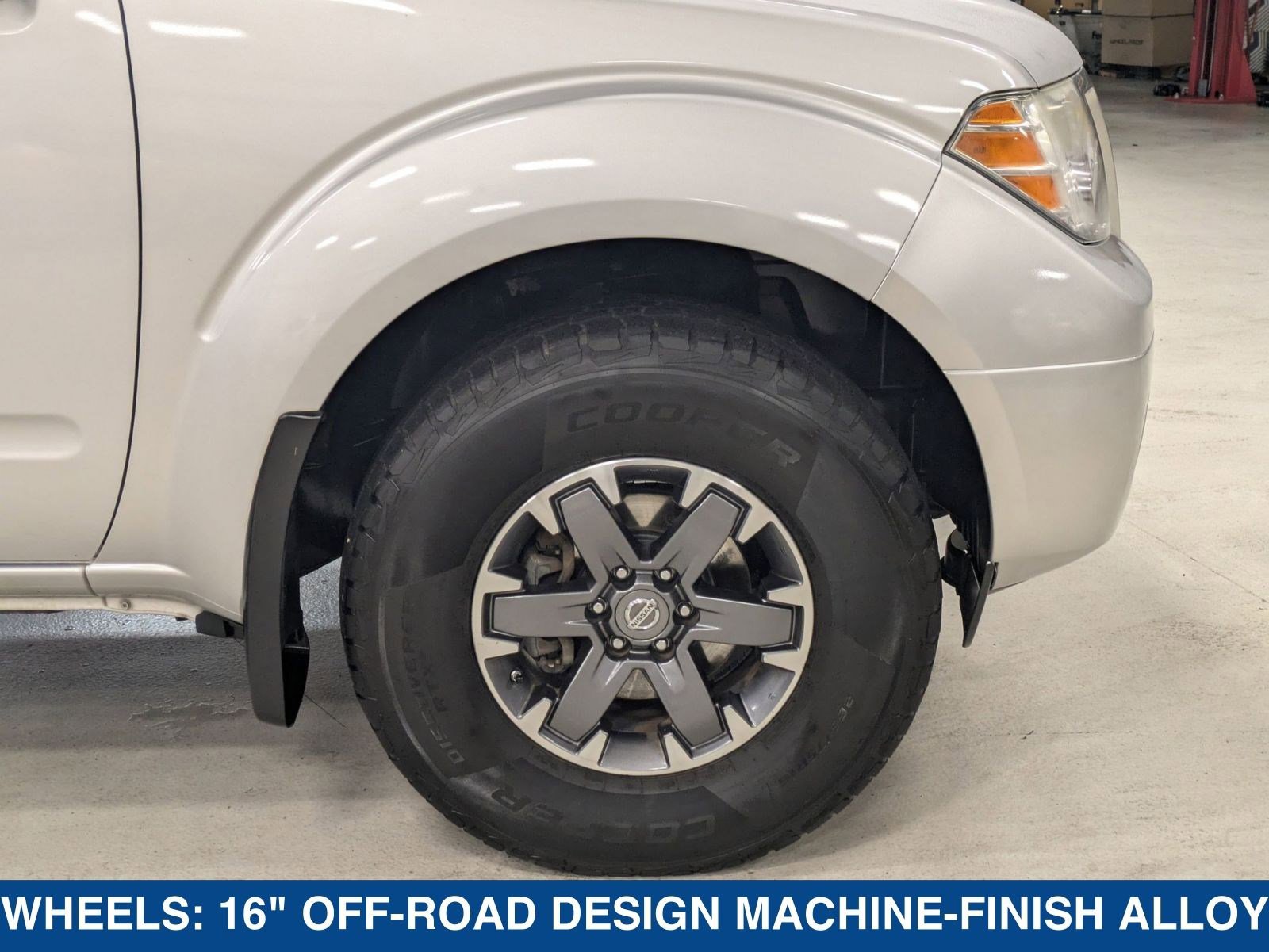 Used 2018 Nissan Frontier PRO-4X image 11