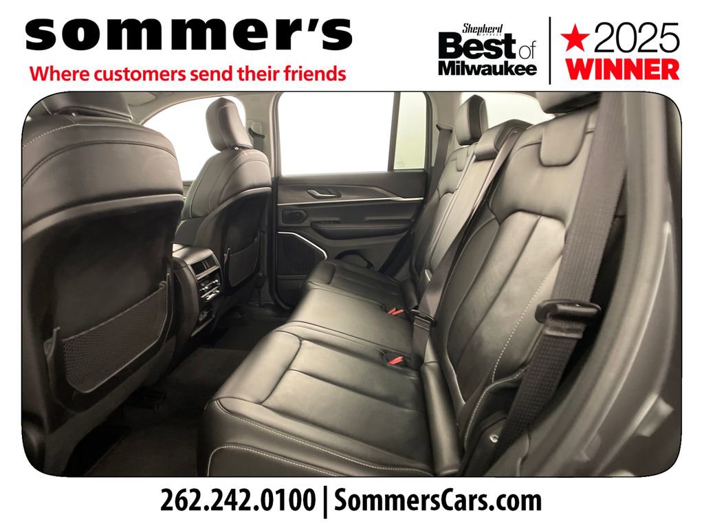 Used 2022 Jeep Grand Cherokee Limited image 23