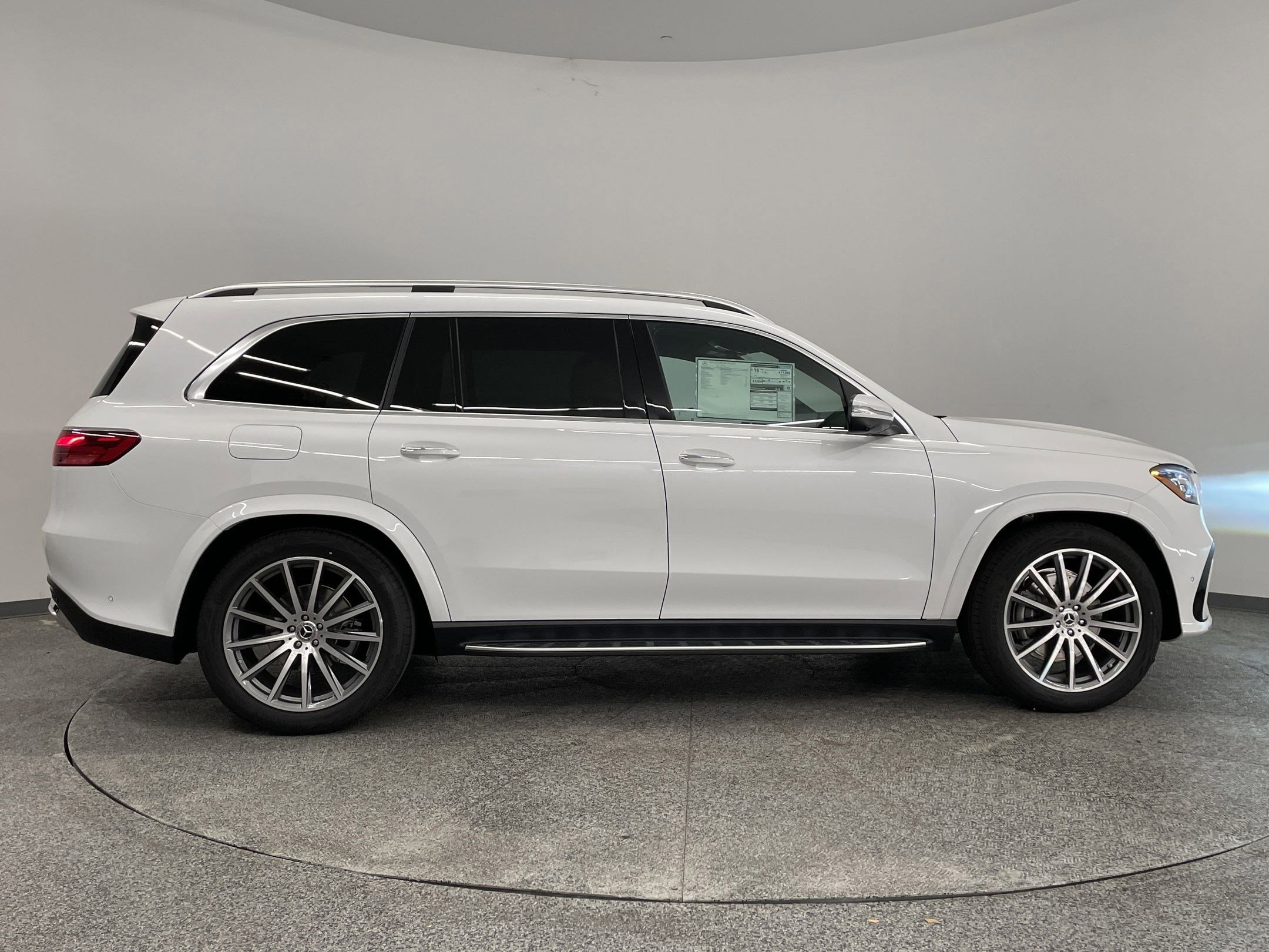 New 2026 Mercedes-Benz GLS 580 4MATIC image 4