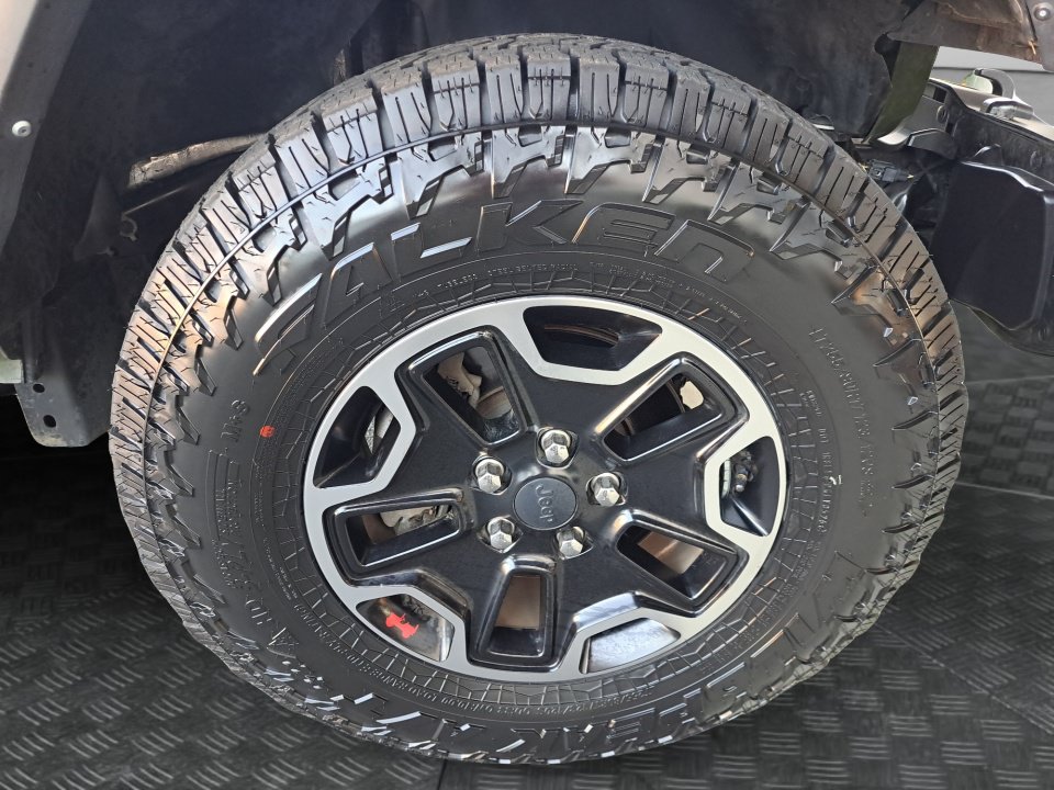 Used 2023 Jeep Gladiator Sport AWD/4WD image 21