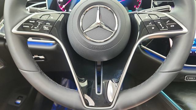 Used 2024 Mercedes-Benz E 350 4MATIC Sedan image 39