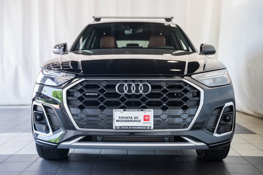 Used 2023 Audi Q5 2.0T Premium w/ Convenience Package AWD/4WD image 2