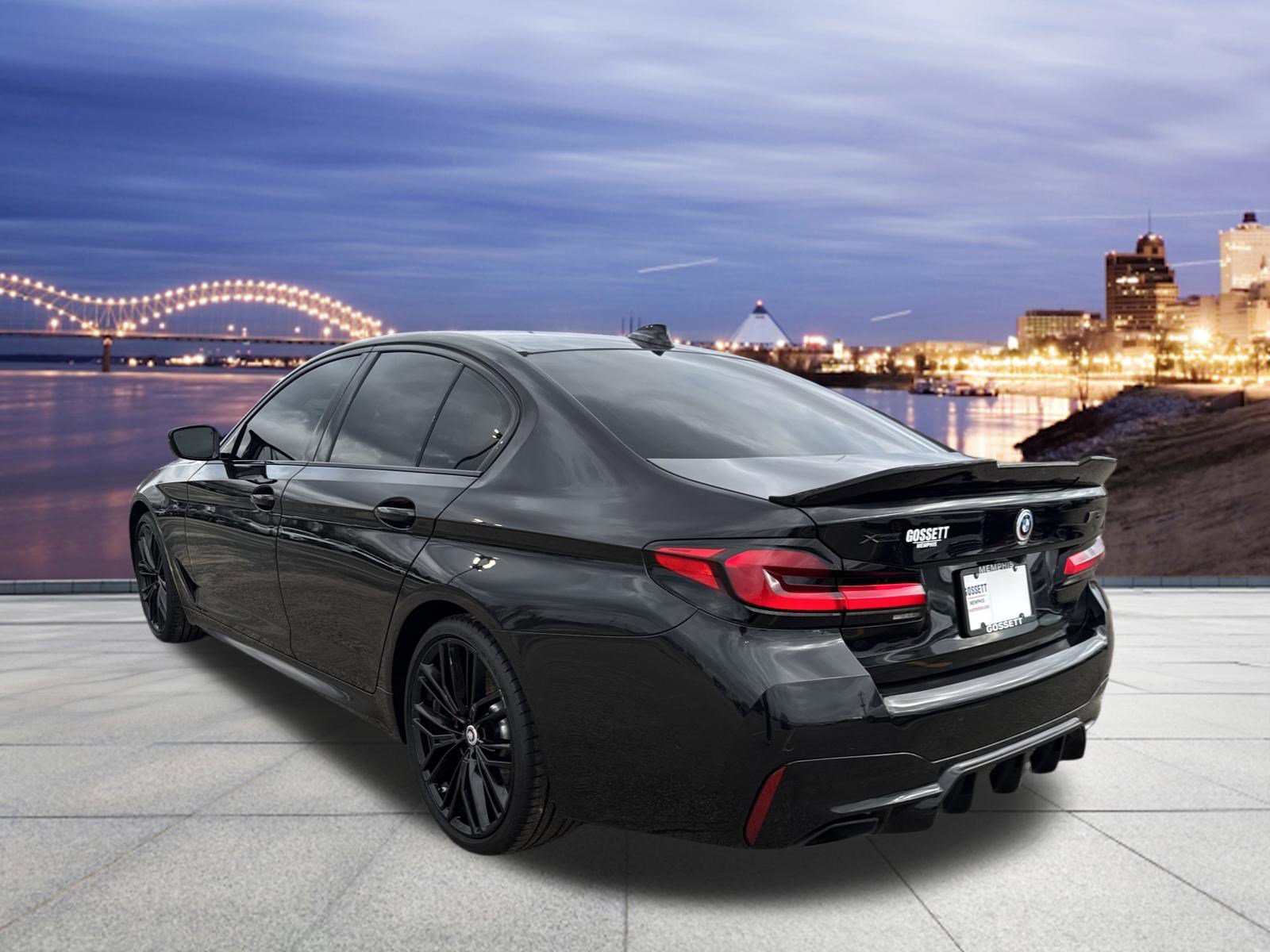 Used 2022 BMW 530i w/ M Sport Package image 3