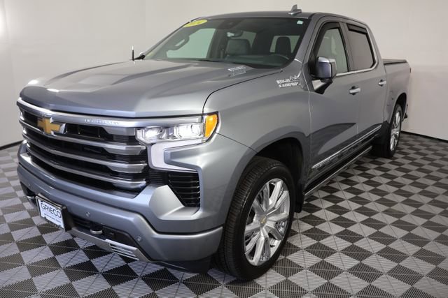 Used 2024 Chevrolet Silverado 1500 High Country w/ High Country Premium Package image 4