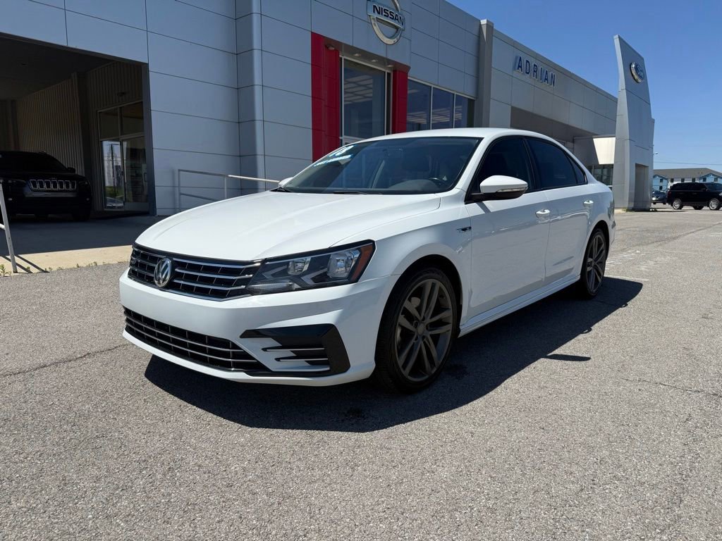 Used 2018 Volkswagen Passat 2.0T R-Line FWD image 3
