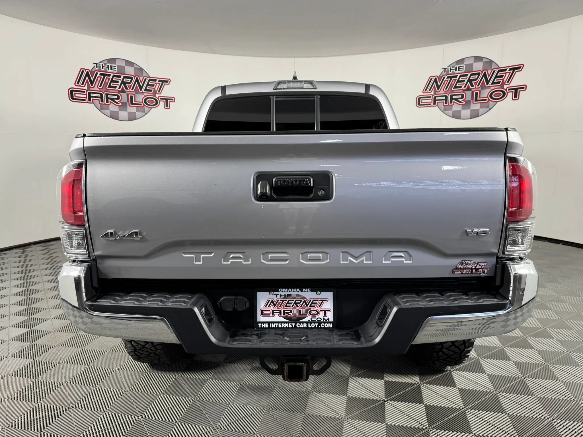 Used 2016 Toyota Tacoma SR5 w/ SR5 Appearance Package (SN) AWD/4WD image 6