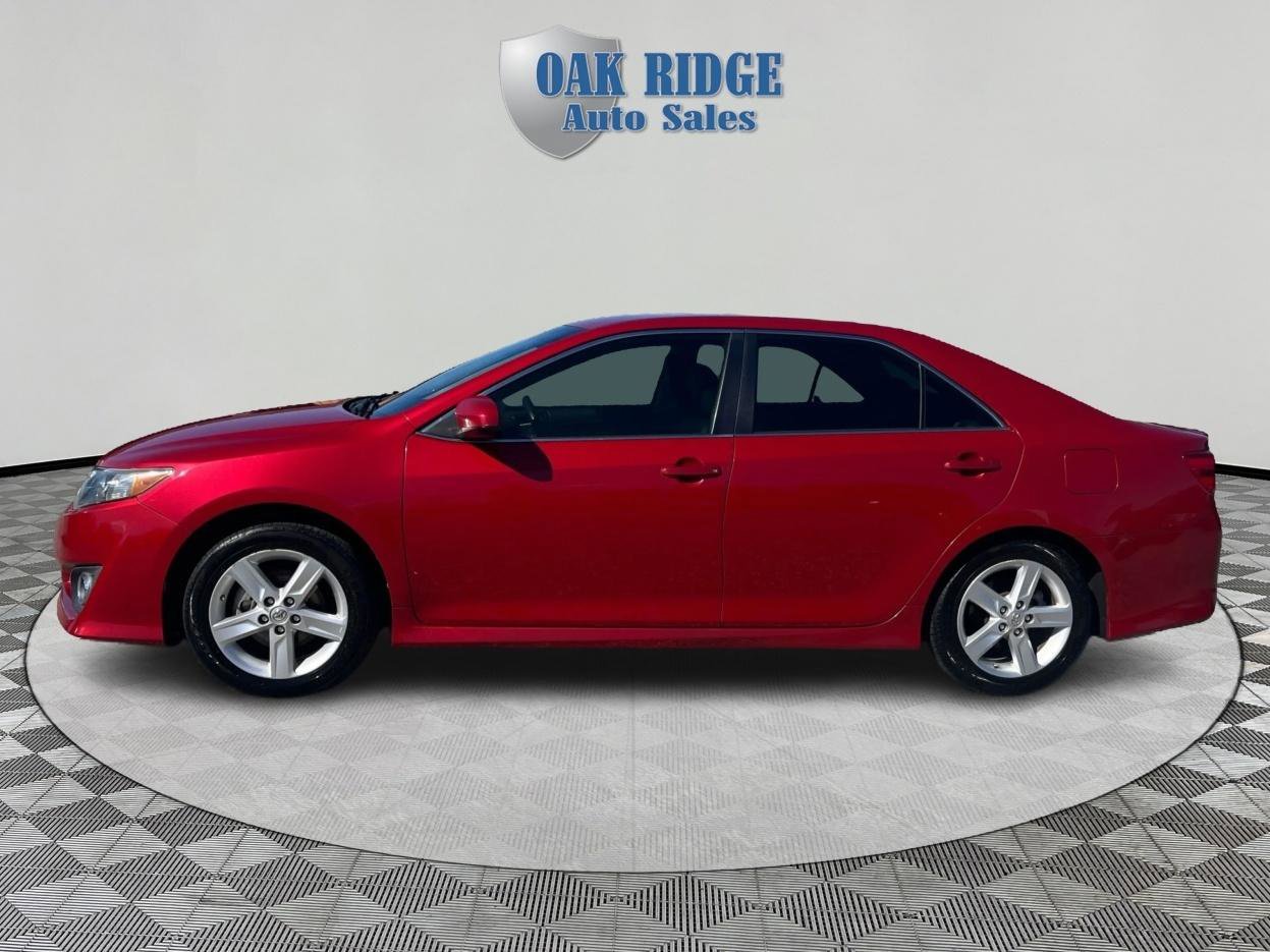 Used 2013 Toyota Camry SE image 8