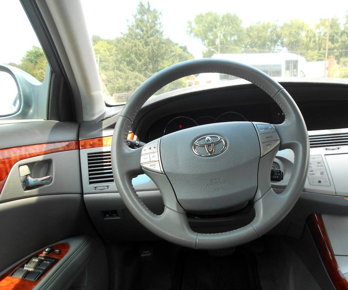 Used 2006 Toyota Avalon XLS FWD image 11