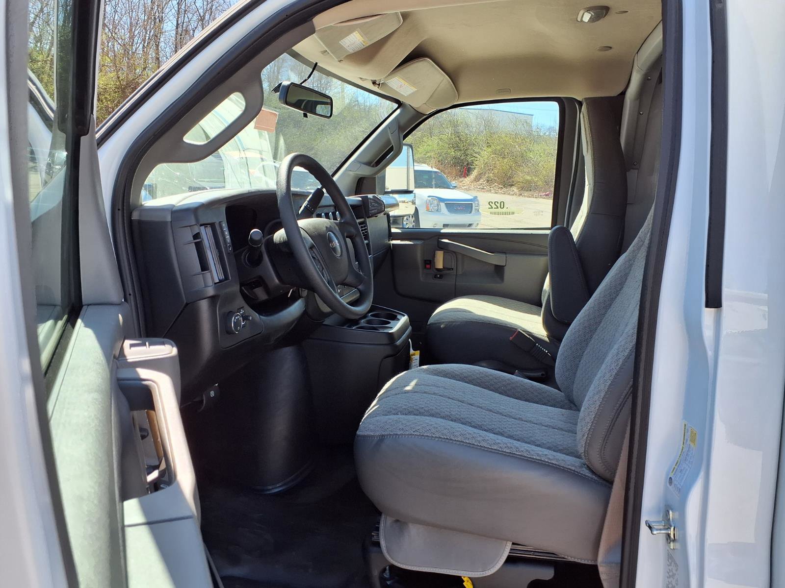 New 2025 GMC Savana 3500 w/ Power Convenience Package RWD image 18