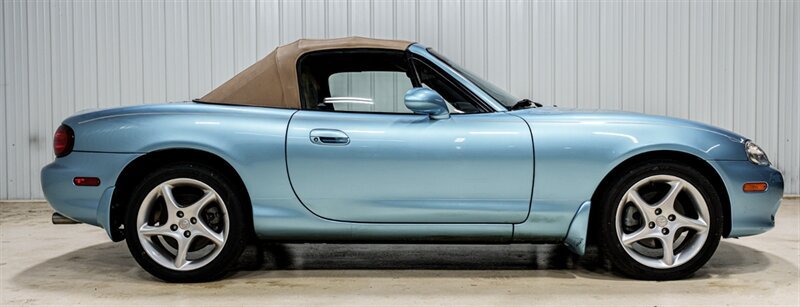 Used 2002 MAZDA MX-5 Miata RWD image 20