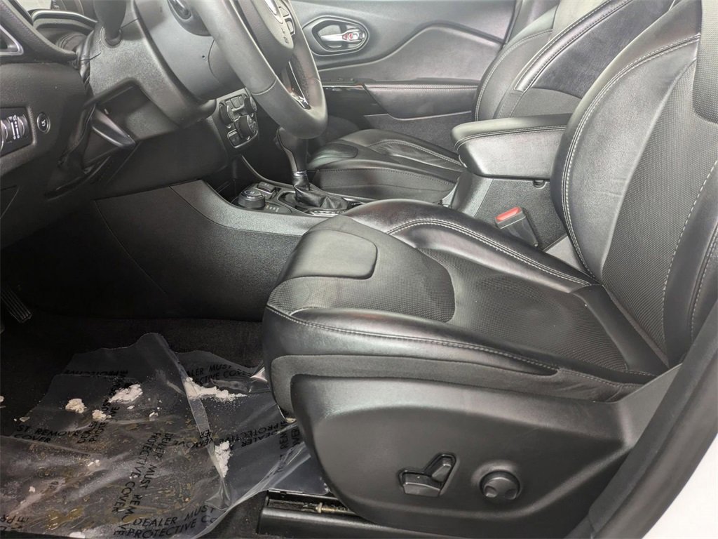 Certified 2023 Jeep Cherokee Altitude Lux image 10