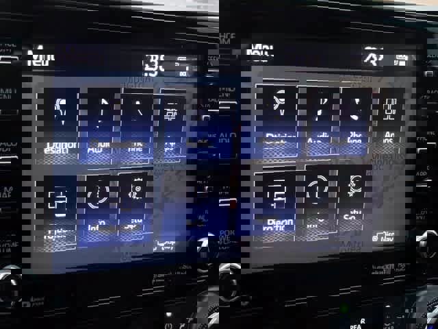 Used 2022 Toyota Highlander XLE image 26