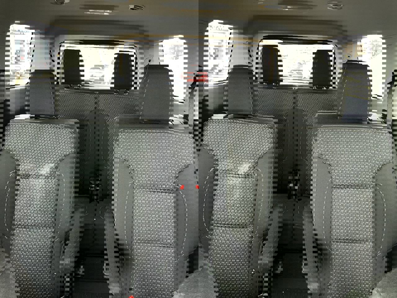 Used 2023 GMC Acadia SLE w/ Driver Convenience Package image 13