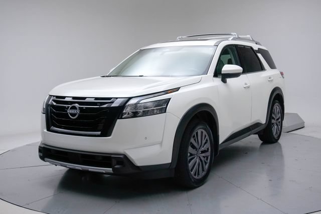 Used 2023 Nissan Pathfinder SL w/ SL Premium Package AWD/4WD image 1