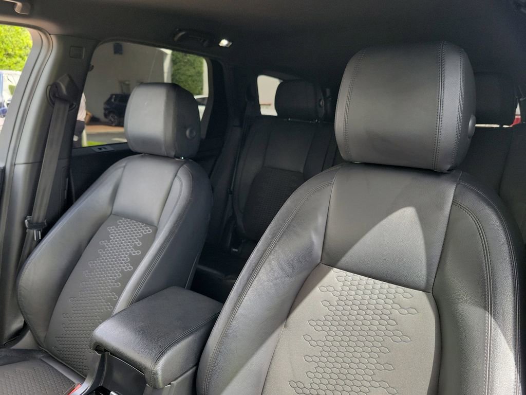 Used 2018 Land Rover Discovery Sport SE image 22