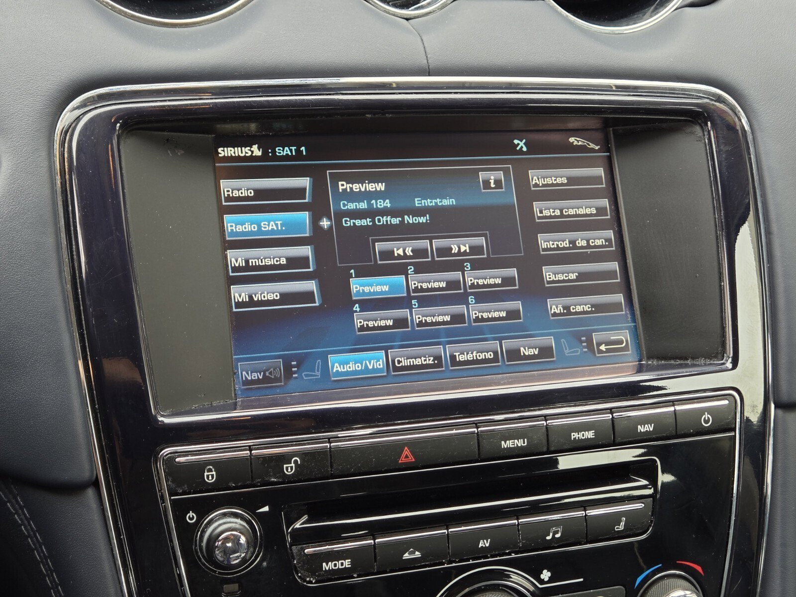 Used 2011 Jaguar XJ L image 18