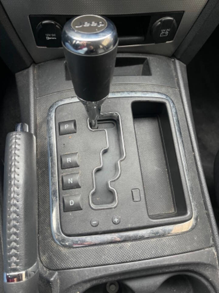 Used 2009 Jeep Grand Cherokee Laredo image 14