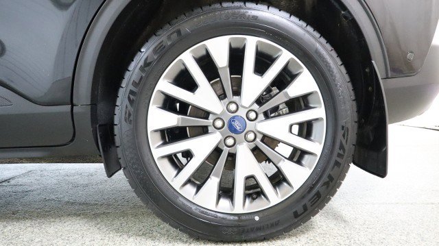 Used 2020 Ford Escape Titanium image 22