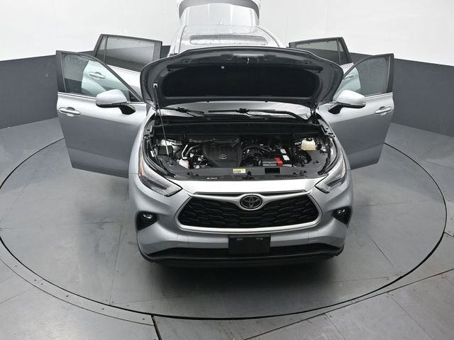 Certified 2024 Toyota Highlander XLE image 64