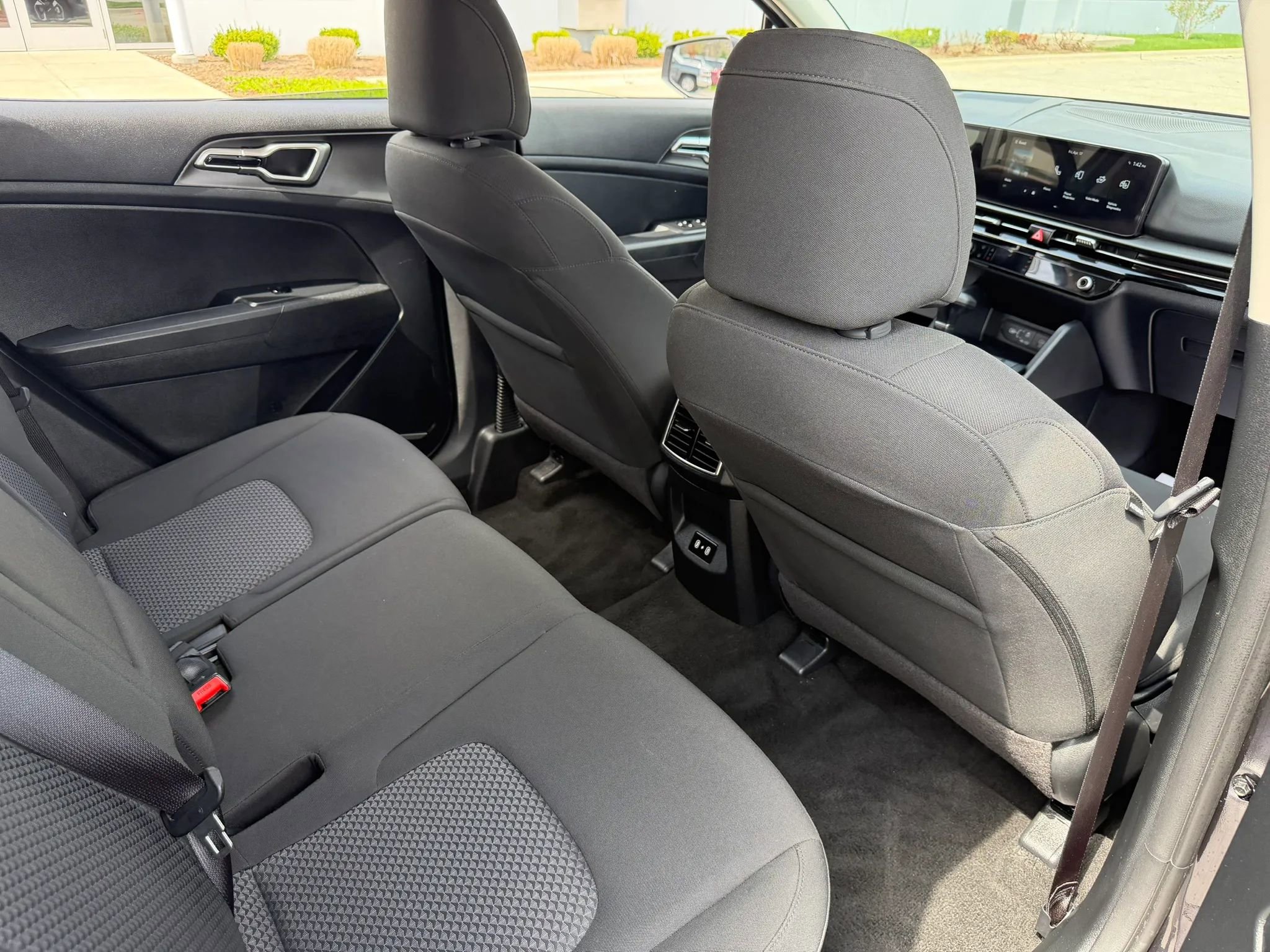 Used 2026 Kia Sportage LX FWD image 18