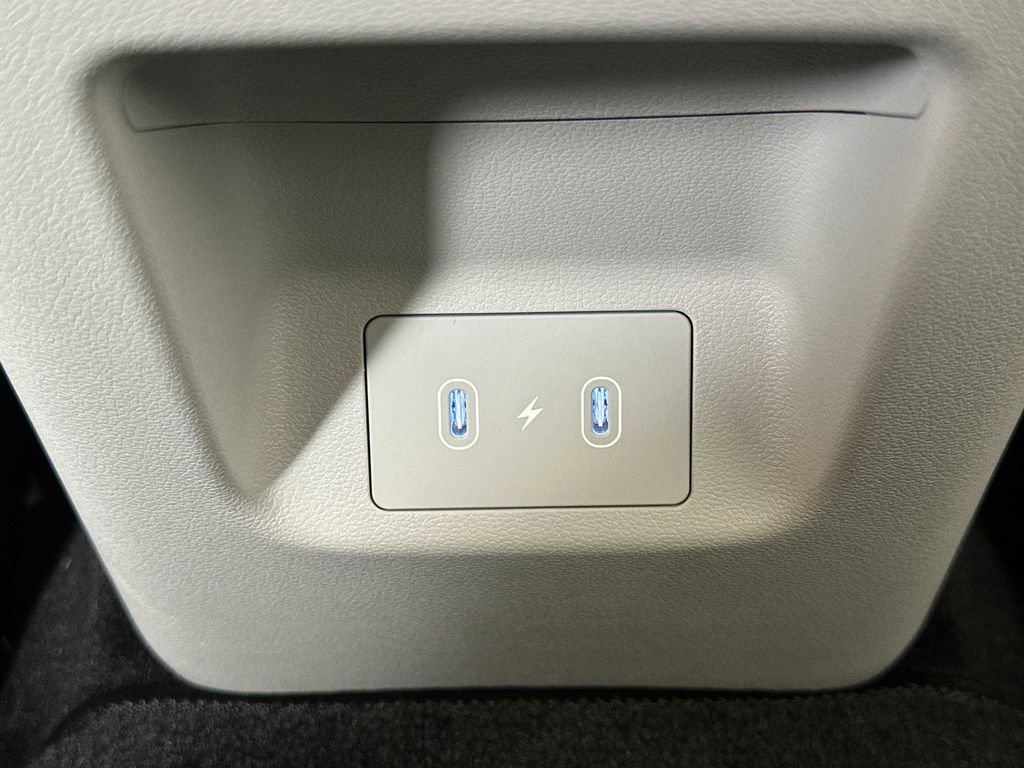 Used 2025 Hyundai Tucson Limited image 36