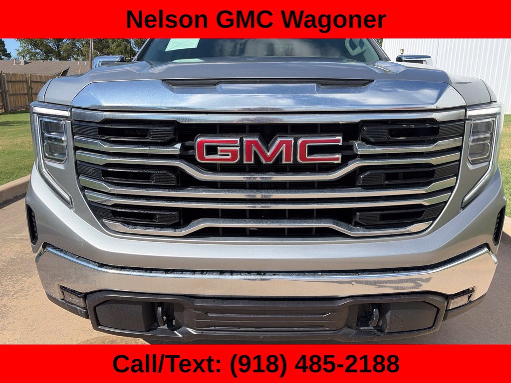 Used 2023 GMC Sierra 1500 SLT AWD/4WD image 2
