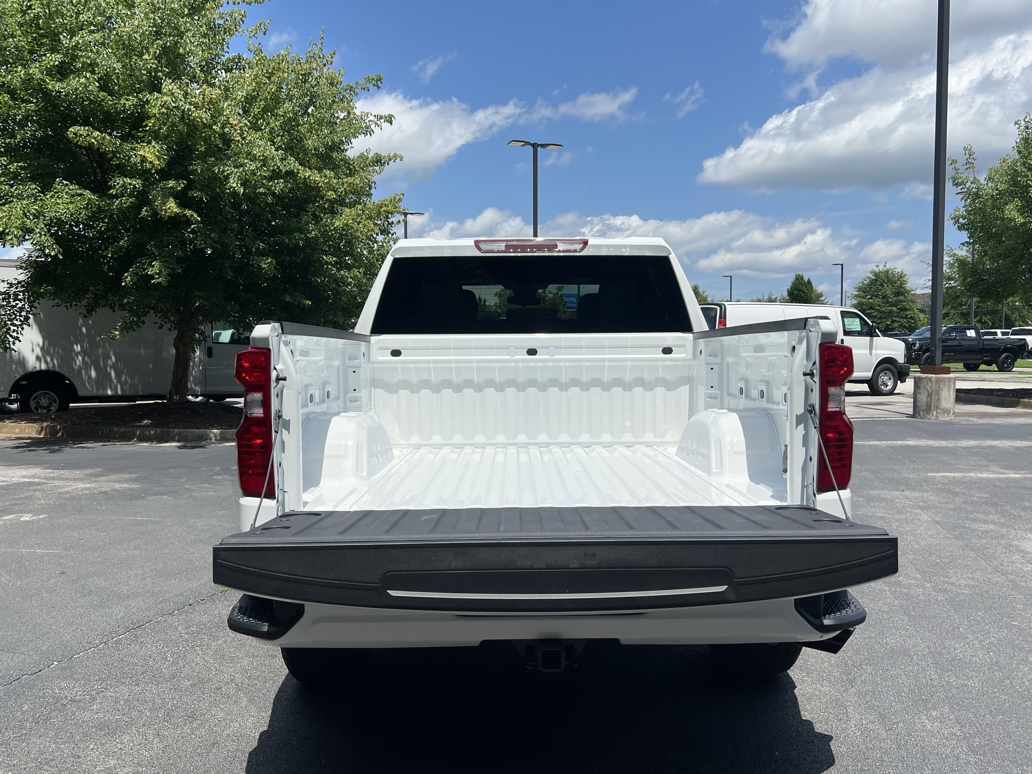 Used 2026 Chevrolet Silverado 1500 Custom w/ Turbomax Blackout Package AWD/4WD image 11