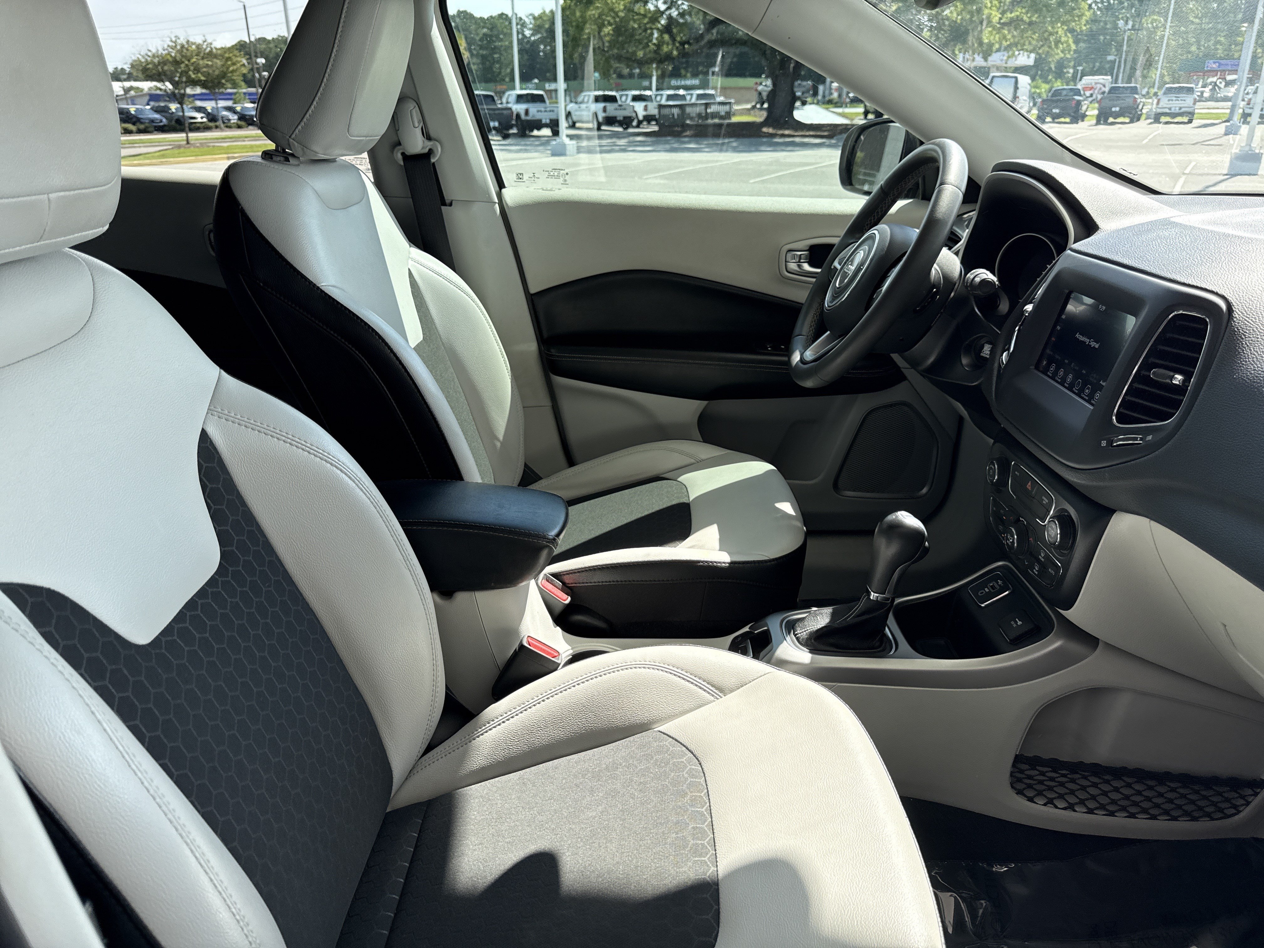 Used 2021 Jeep Compass Latitude FWD image 31
