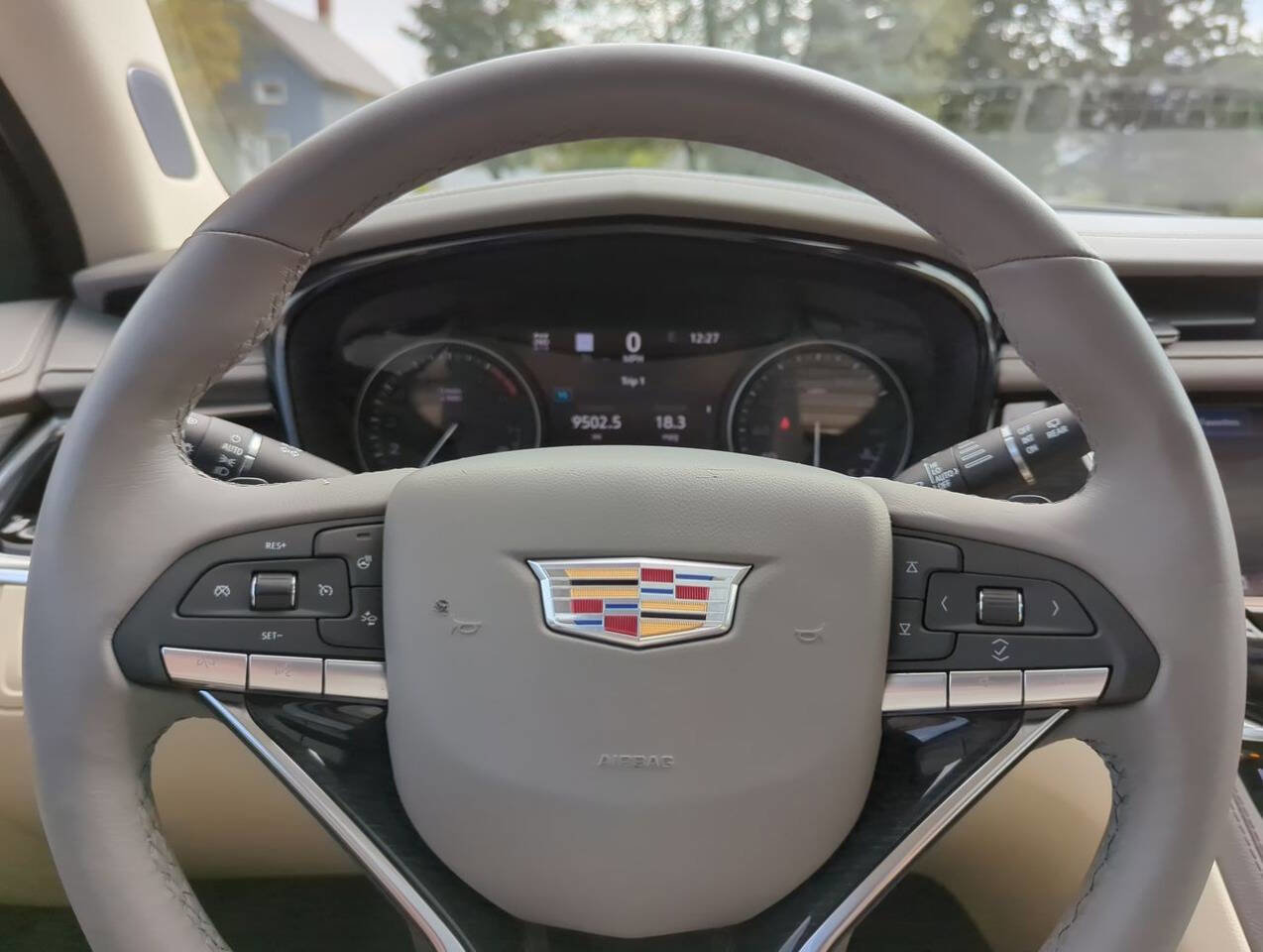 Used 2024 Cadillac XT6 Premium Luxury w/ Technology Package image 14