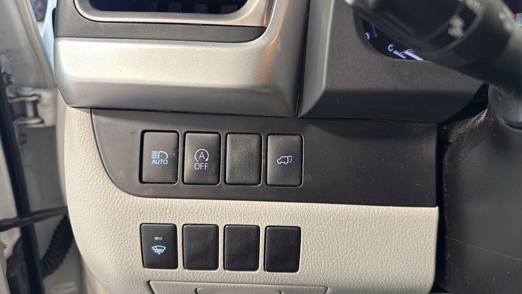 Used 2019 Toyota Highlander XLE AWD/4WD image 22