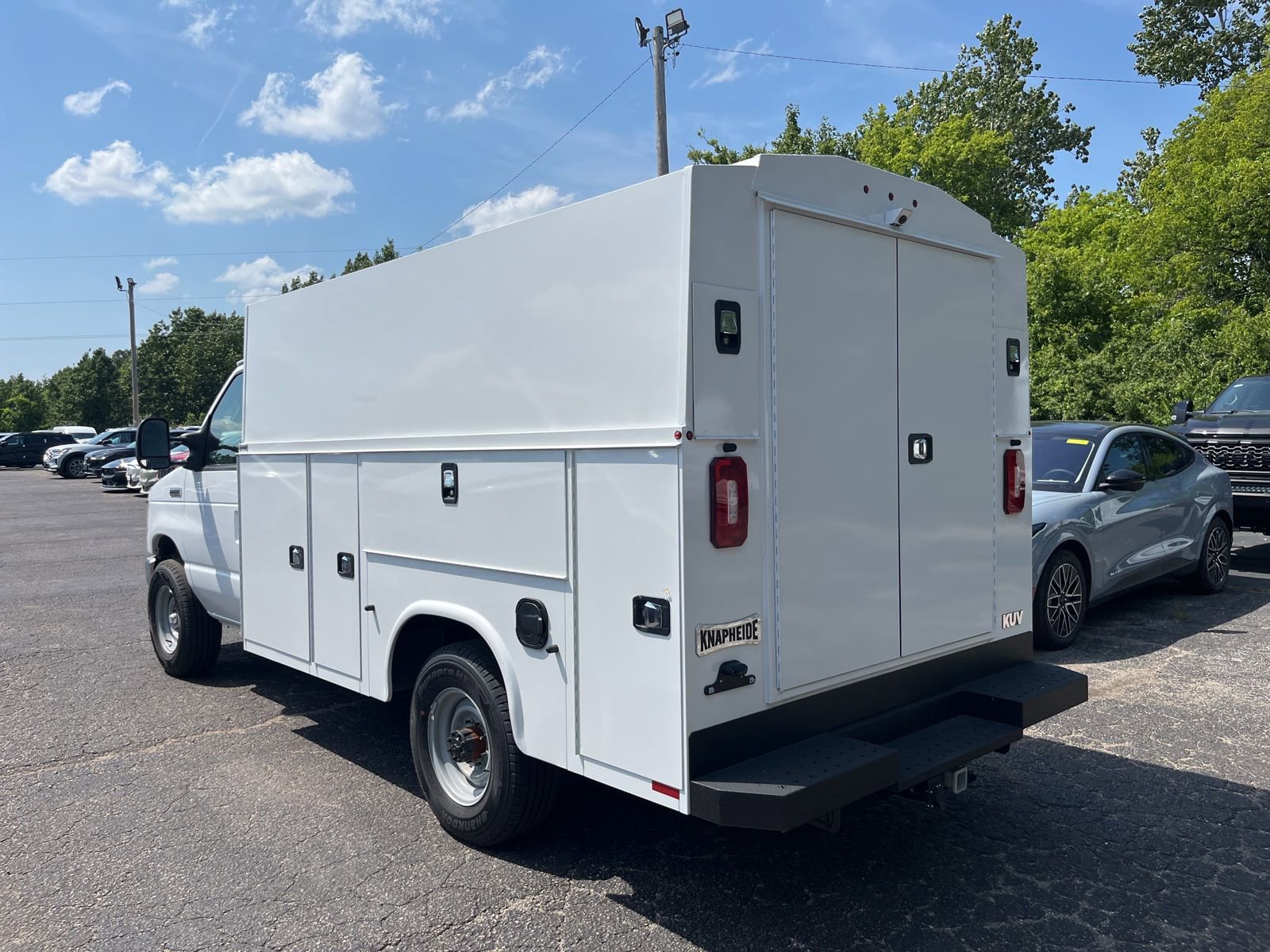 New 2026 Ford E-350 and Econoline 350 Super Duty w/ Power Equipment Group image 6