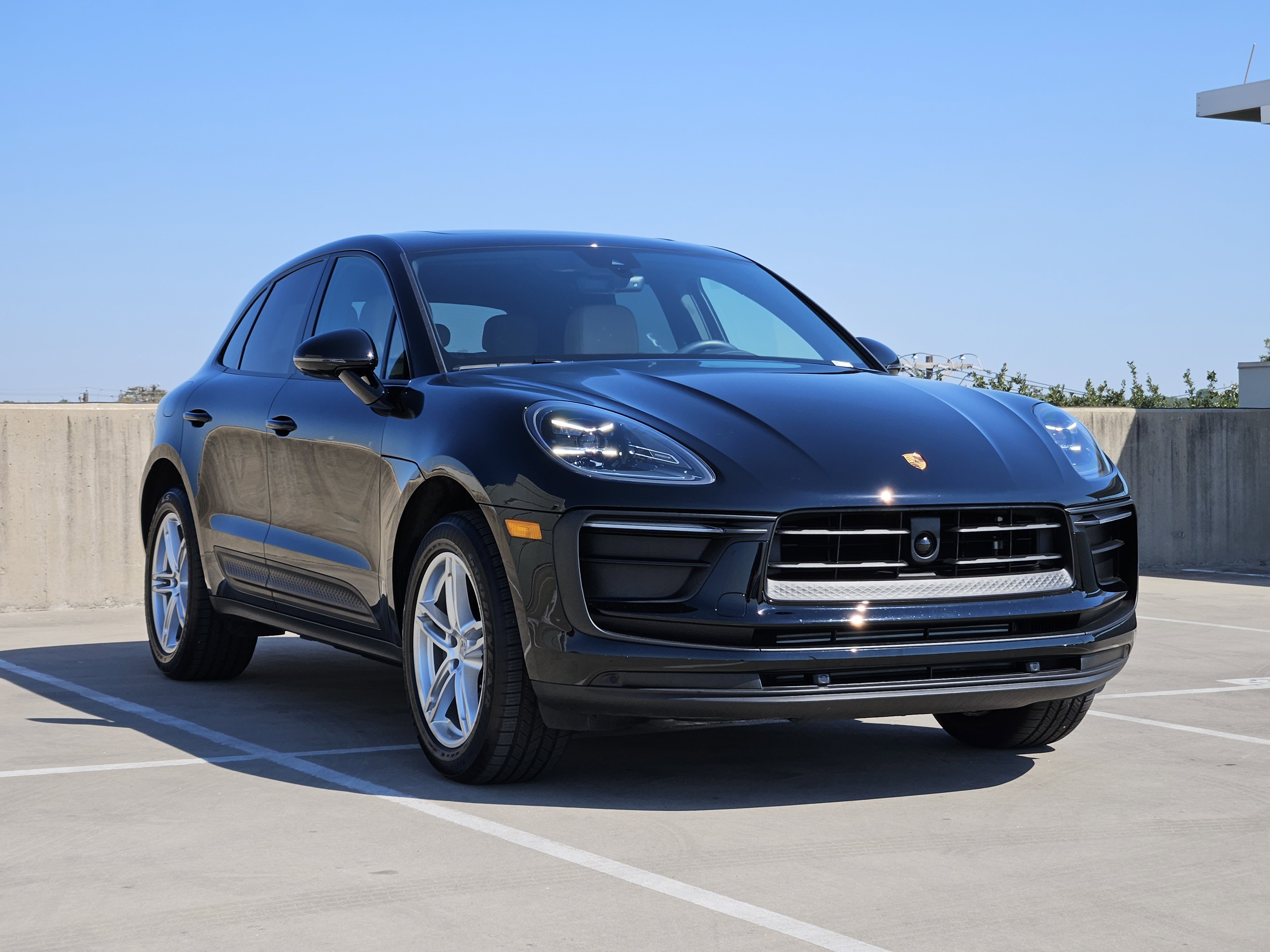 Certified 2025 Porsche Macan image 10