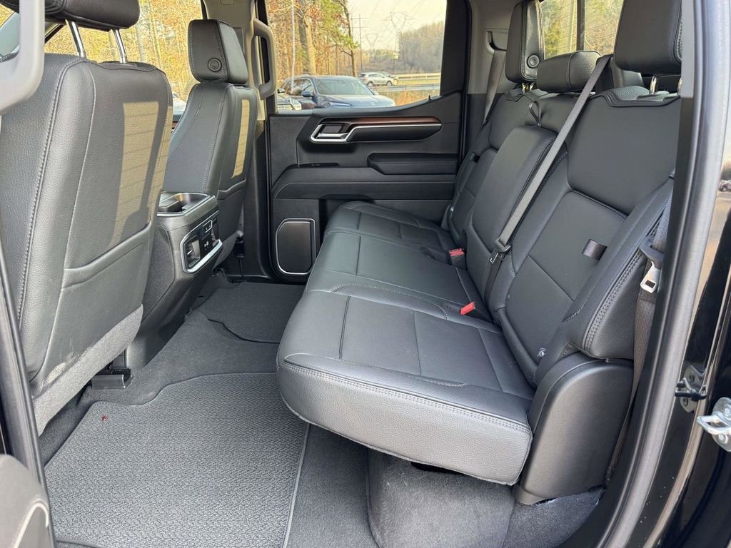 Used 2025 GMC Sierra 1500 Denali w/ Technology Package image 17