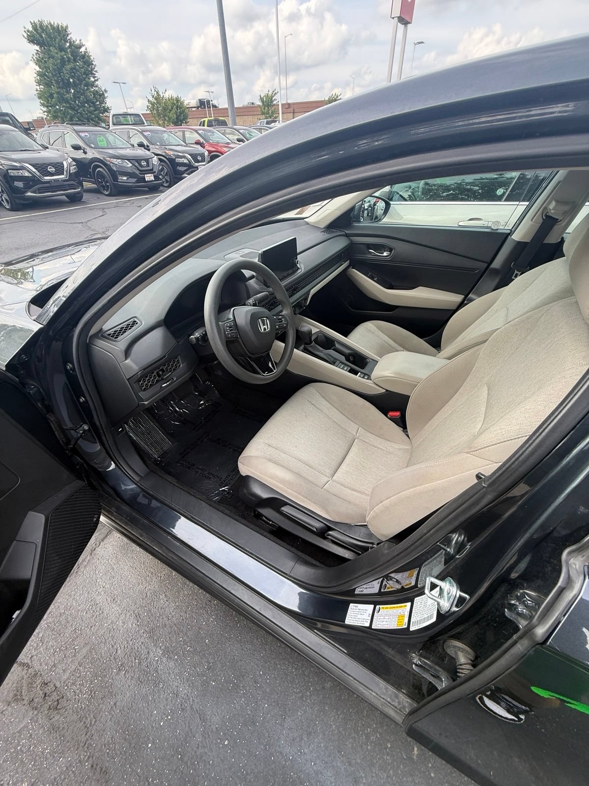 Used 2023 Honda Accord LX image 10