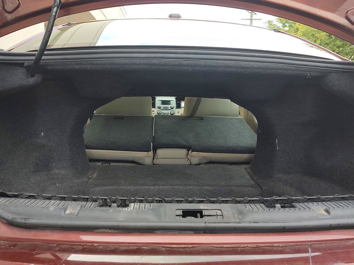 Used 2016 Ford Taurus SEL FWD image 21