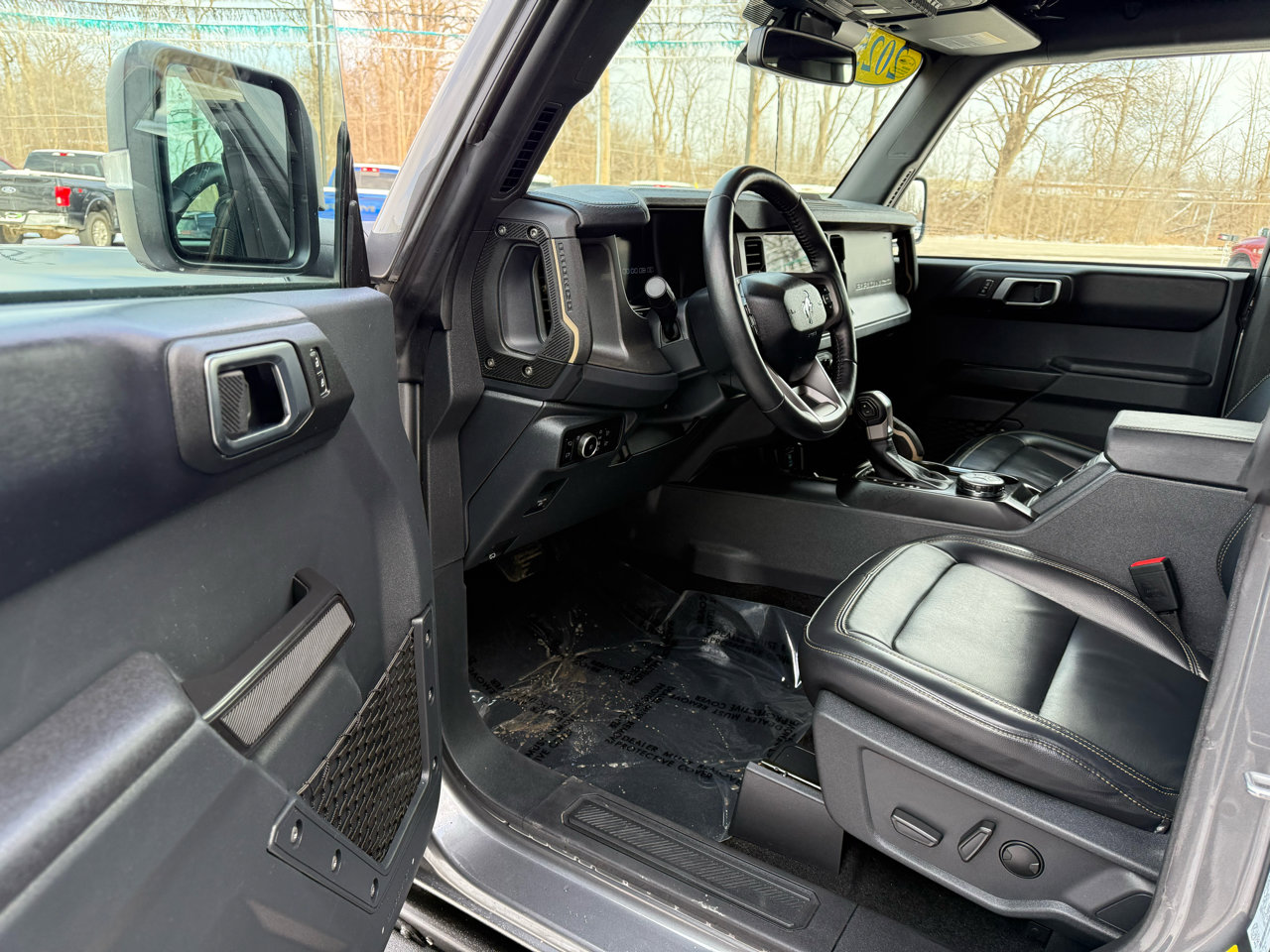 Used 2025 Ford Bronco Badlands image 15