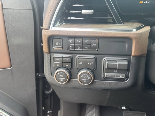 New 2026 Chevrolet Suburban High Country image 29