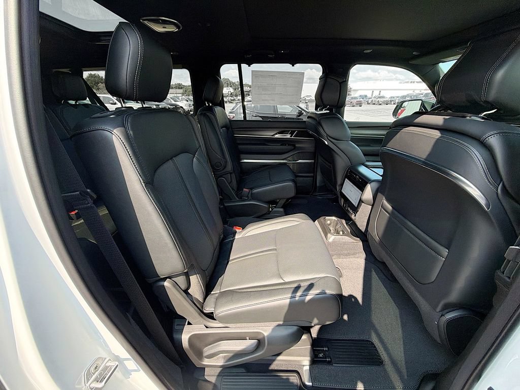 New 2026 Jeep Grand Wagoneer L Summit w/ Premium Group III AWD/4WD image 36