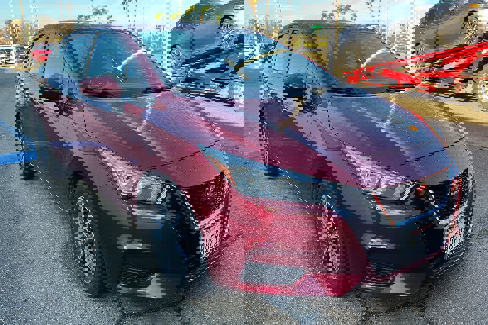 Used 2020 Nissan Versa SV image 3